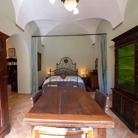 아파트 La Loggia Dei Frati *