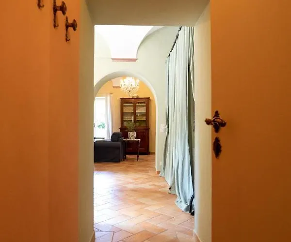 아파트 La Loggia Dei Frati 카네로 리비에라